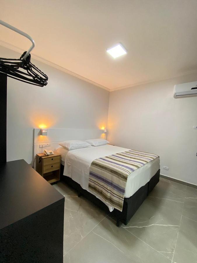 Flat - Acomoda Ate 4 Hospedes - Bairro Do Gonzaga - Santos Sp Eksteriør bilde