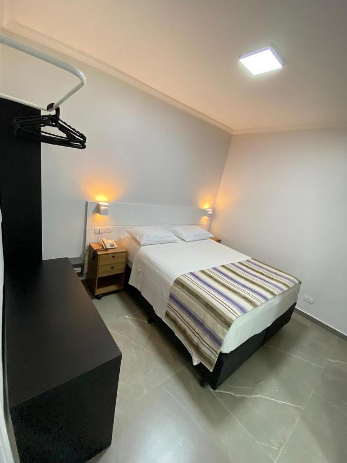 Flat - Acomoda Ate 4 Hospedes - Bairro Do Gonzaga - Santos Sp Eksteriør bilde